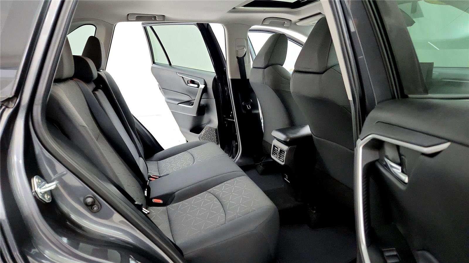 Certified 2021 Toyota RAV4 XLE w/ Convenience Package image 18