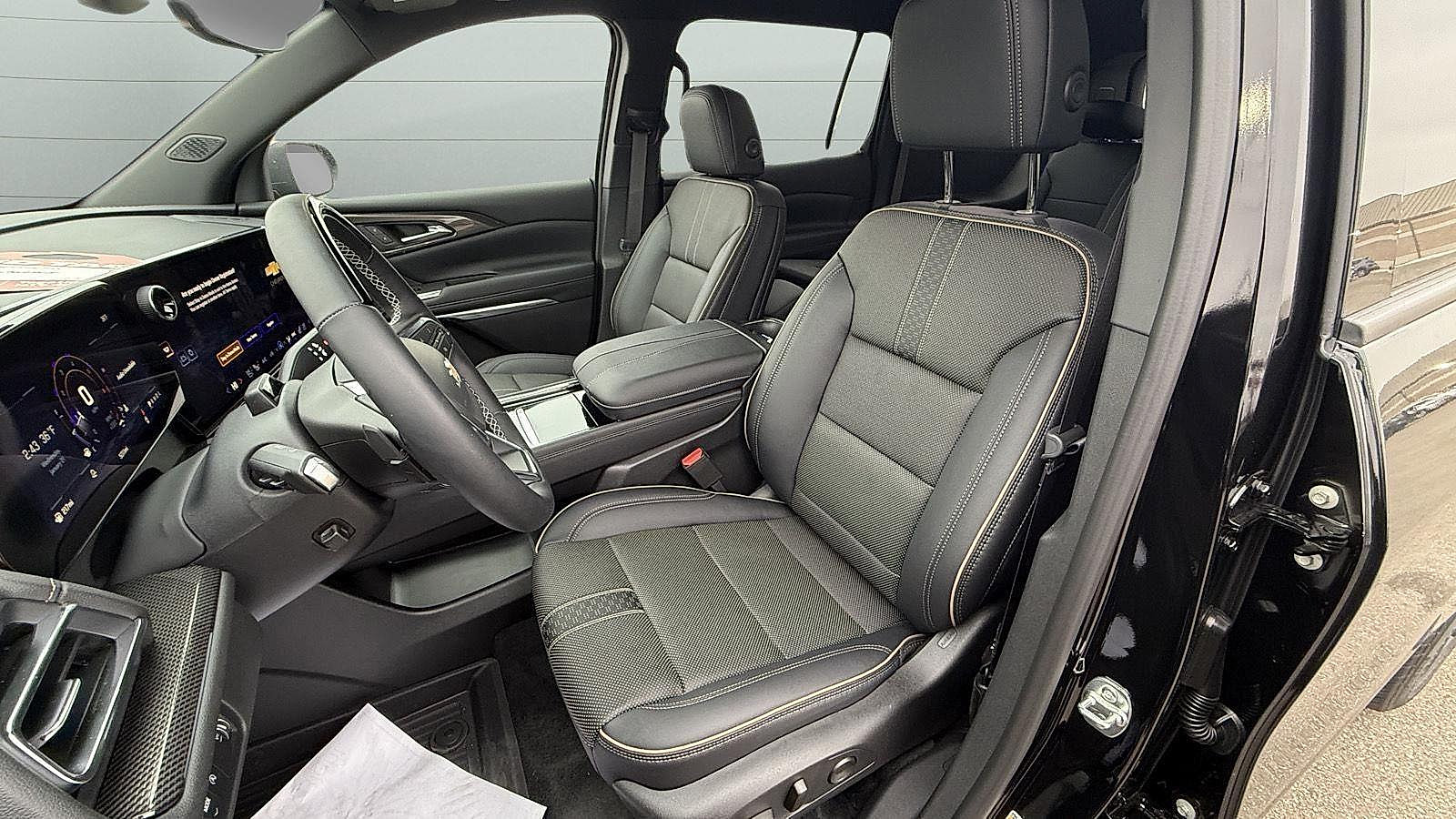 New 2026 Chevrolet Traverse High Country w/ LPO, Floor Liner Package FWD image 14