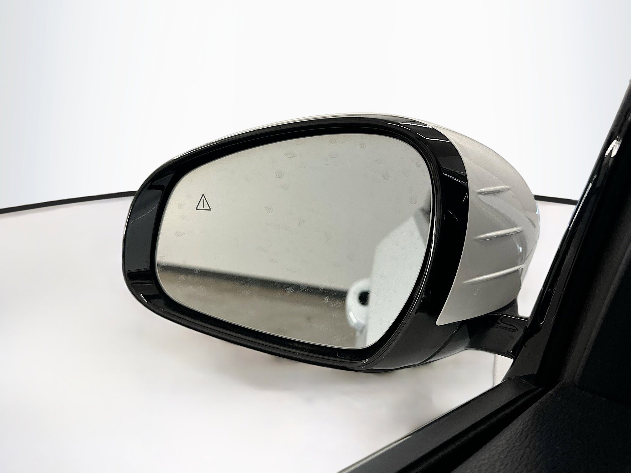 Used 2025 Genesis G70 2.5T image 16