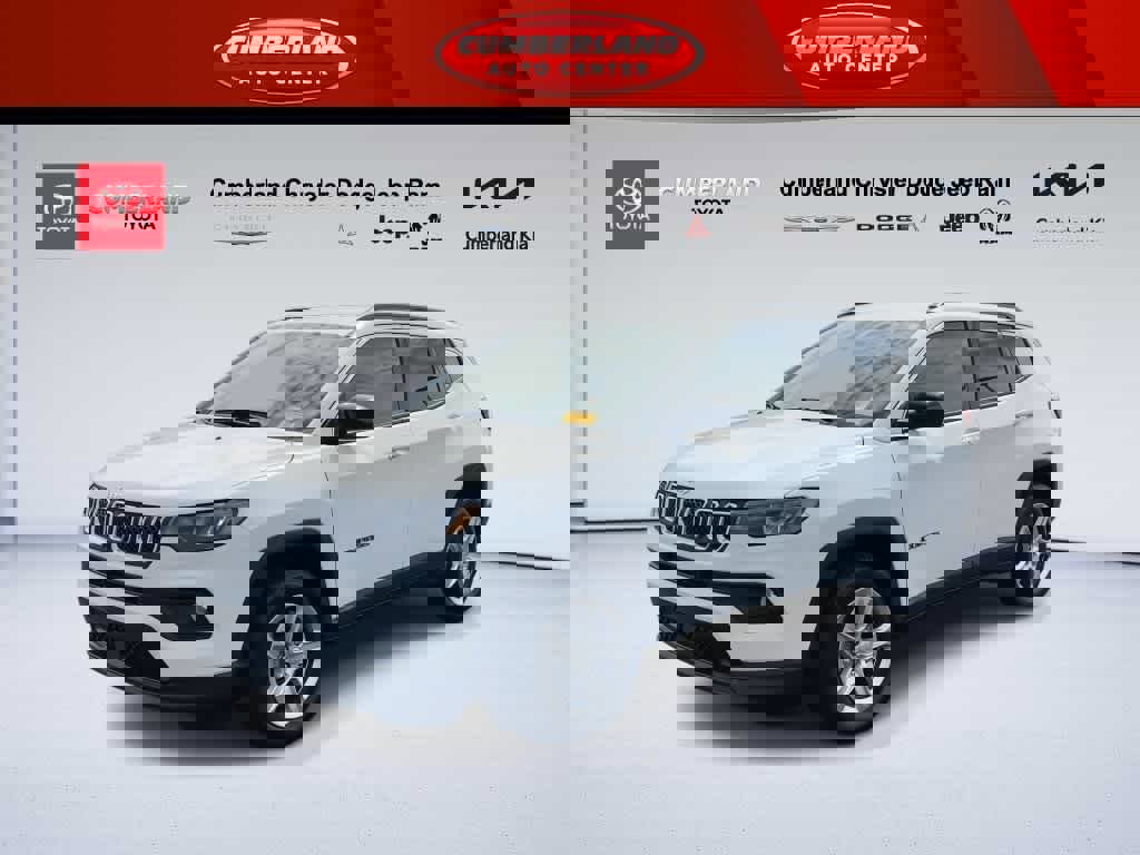 Used 2023 Jeep Compass Latitude image 4