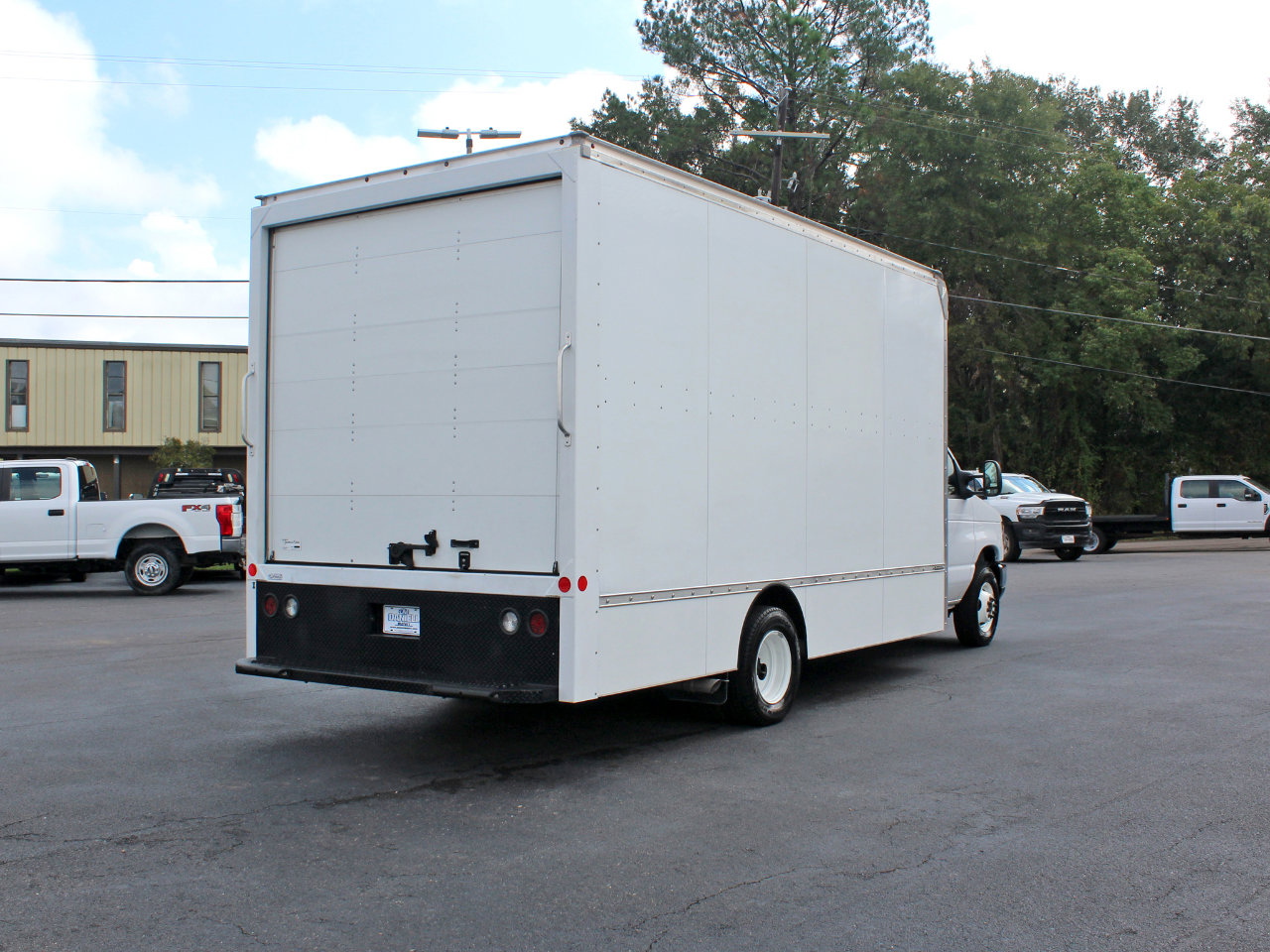 Used 2024 Ford E-450 and Econoline 450 Super Duty w/ Power Windows & Locks Group image 15