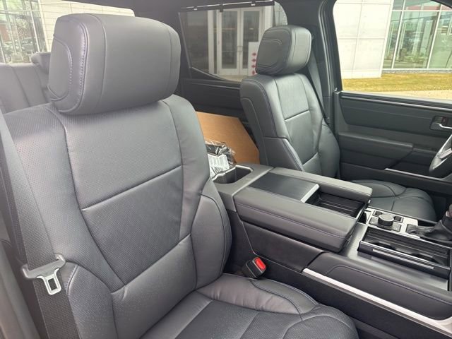 Used 2025 Toyota Tundra Platinum image 39