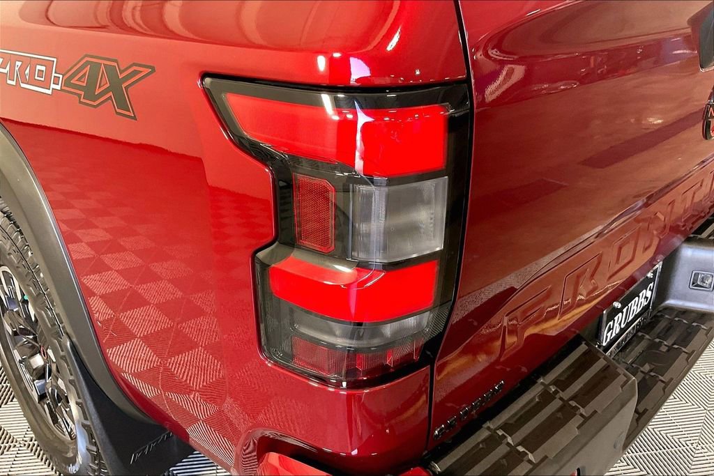 Used 2022 Nissan Frontier PRO-4X w/ Technology Package image 40