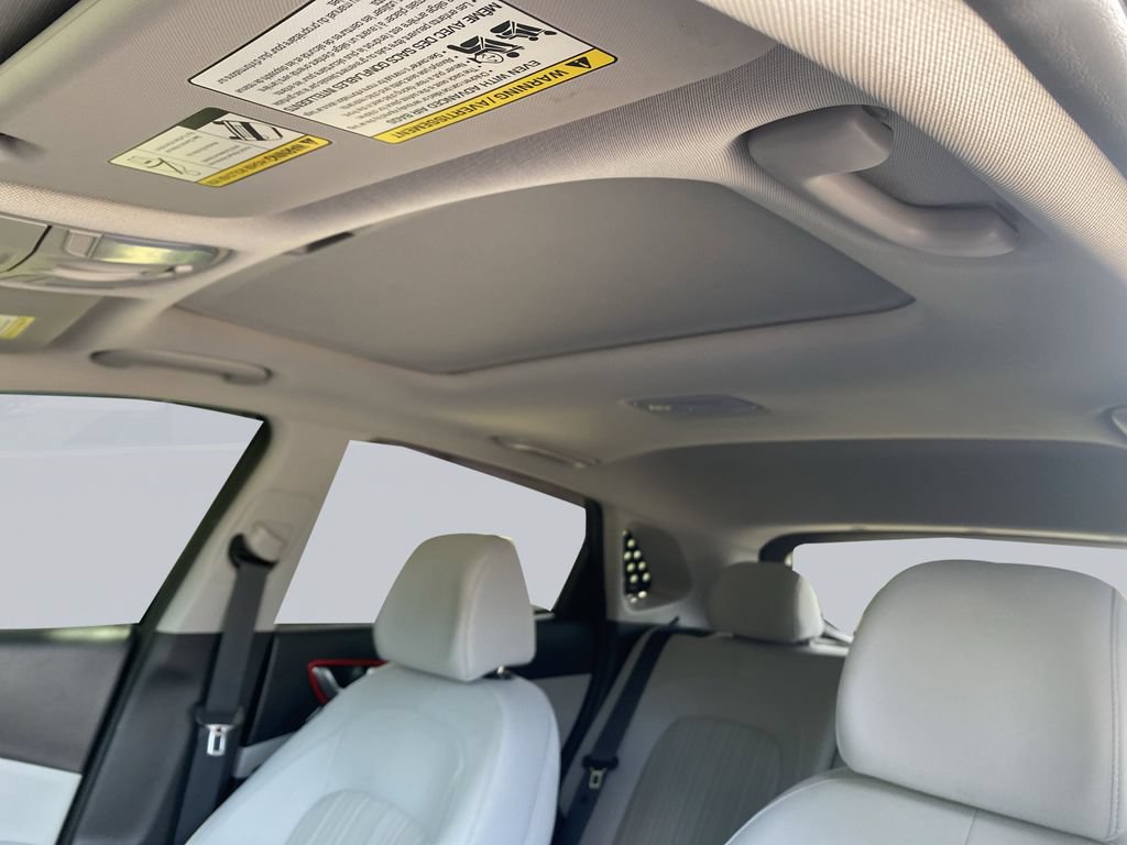 Certified 2022 Hyundai Kona SEL w/ Convenience Package FWD image 26