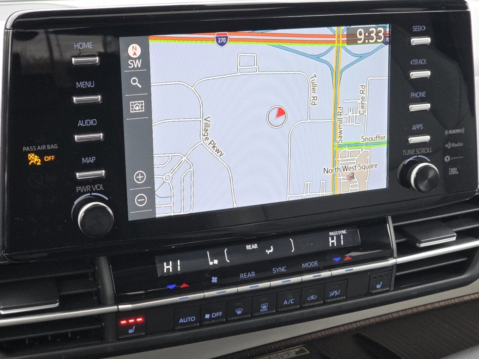 Used 2021 Toyota Sienna XLE w/ XLE Plus Package image 4