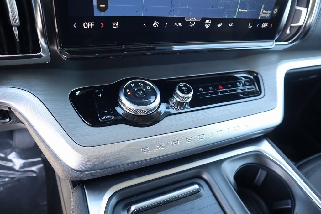 New 2025 Ford Expedition Platinum w/ Driver's Package image 9