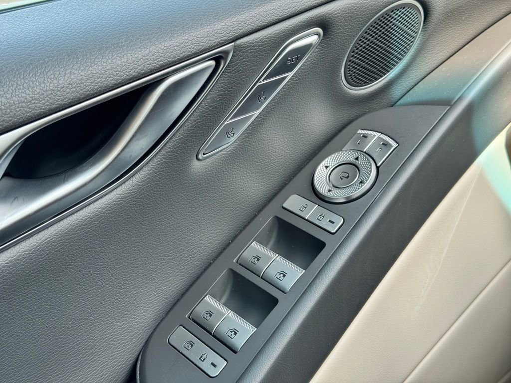 Used 2022 Genesis G80 2.5T image 28