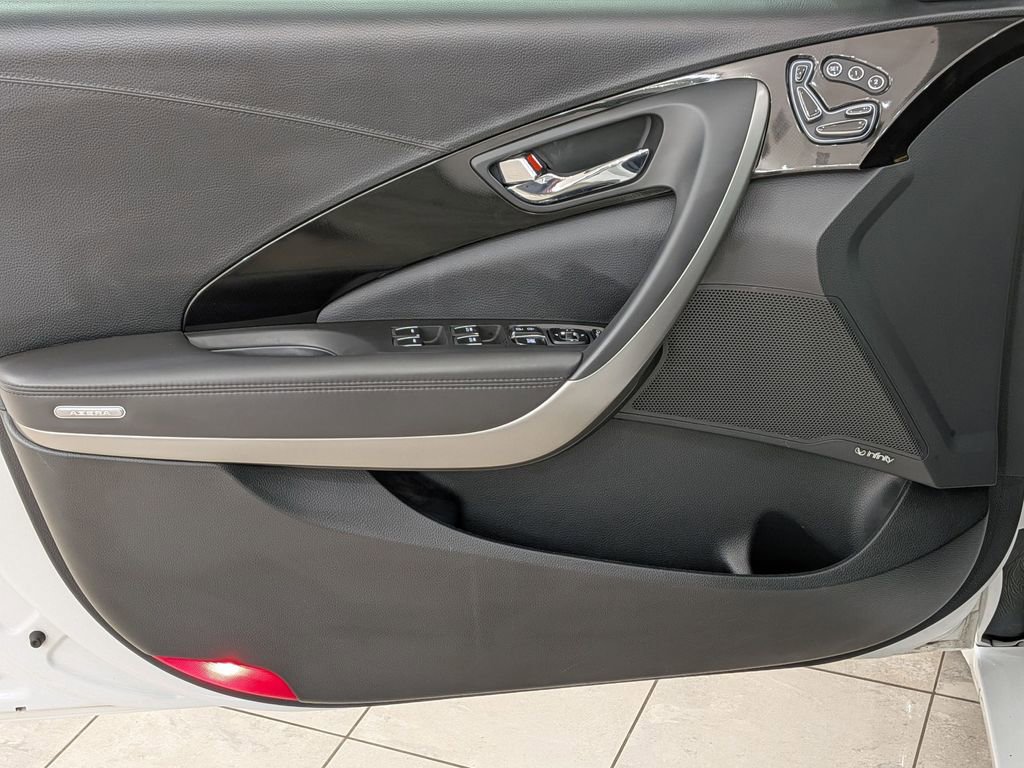 Used 2016 Hyundai Azera FWD image 15