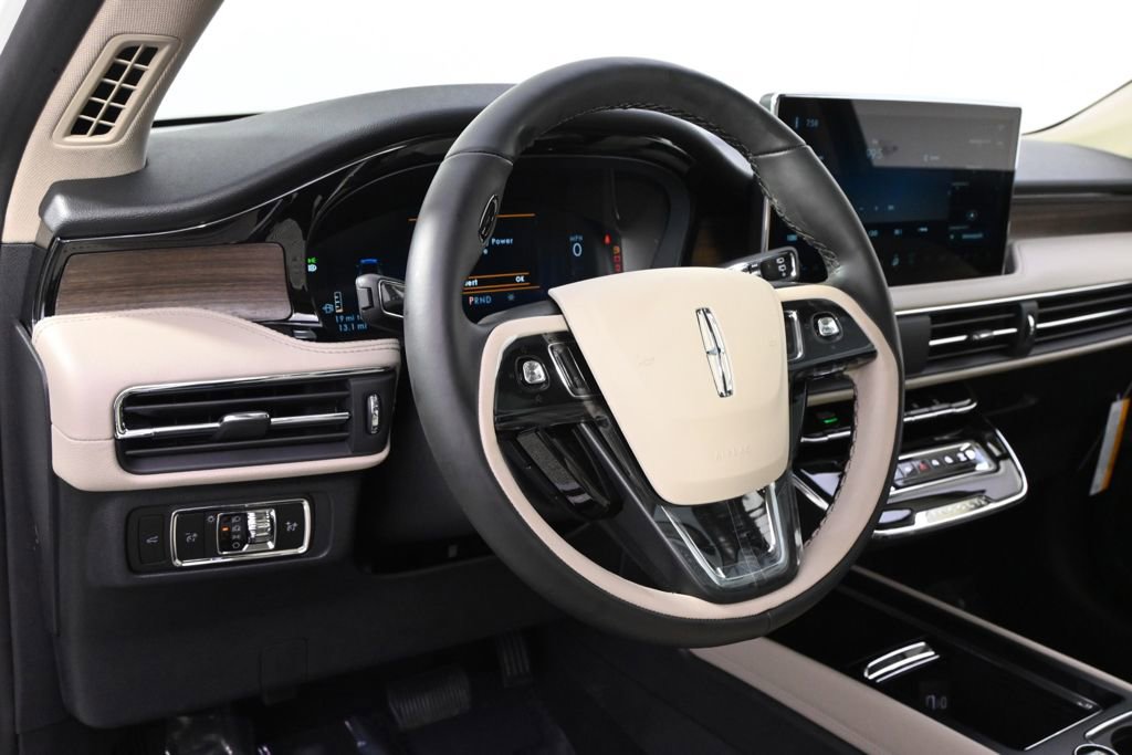 New 2026 Lincoln Corsair Reserve w/ Jet Appearance Package image 11