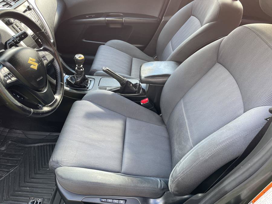 Used 2010 Suzuki Kizashi GTS FWD image 11
