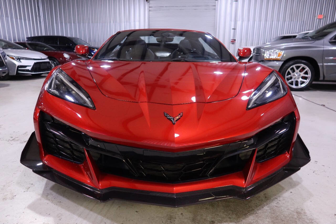 Used 2024 Chevrolet Corvette Z06 w/ Z07 Performance Package image 8