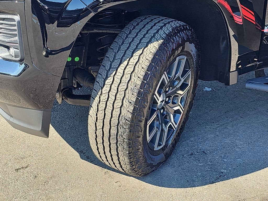 Used 2024 Chevrolet Colorado Z71 w/ Z71 Convenience Package 2 image 35