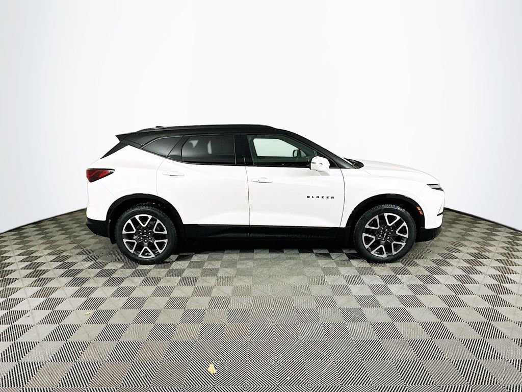 Used 2023 Chevrolet Blazer RS w/ Driver Confidence II Package AWD/4WD image 13