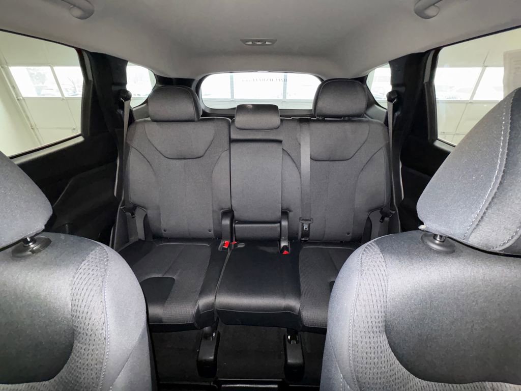 Used 2023 Hyundai Santa Fe SEL AWD/4WD image 32