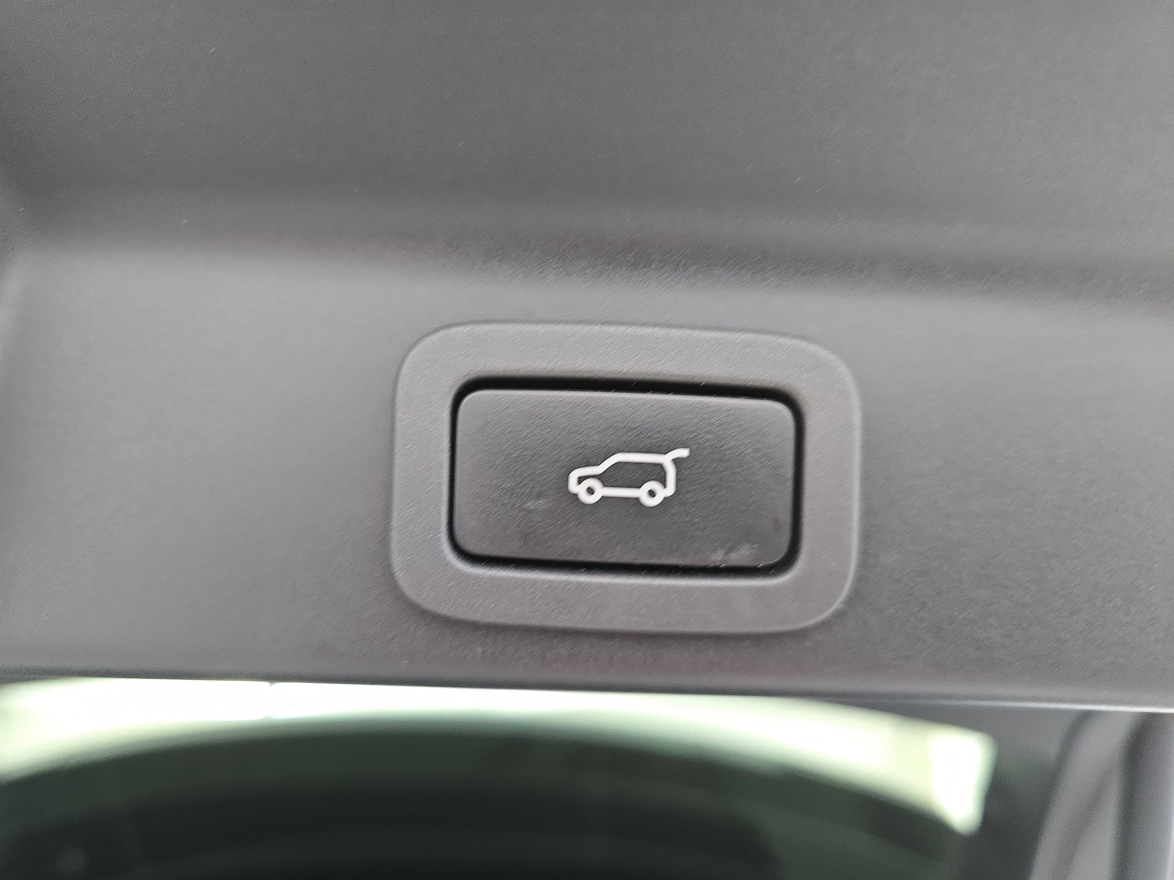 Used 2019 Jaguar F-PACE Premium AWD/4WD image 13