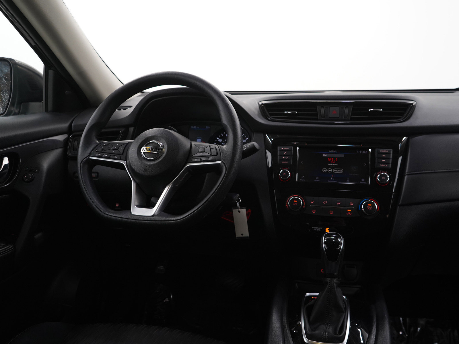 Used 2018 Nissan Rogue S image 14