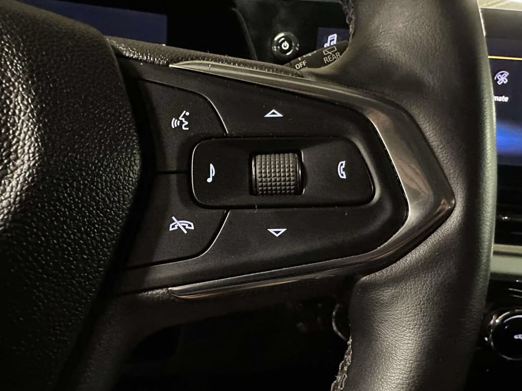 Used 2024 Chevrolet Trax LT w/ Driver Confidence Package FWD image 28