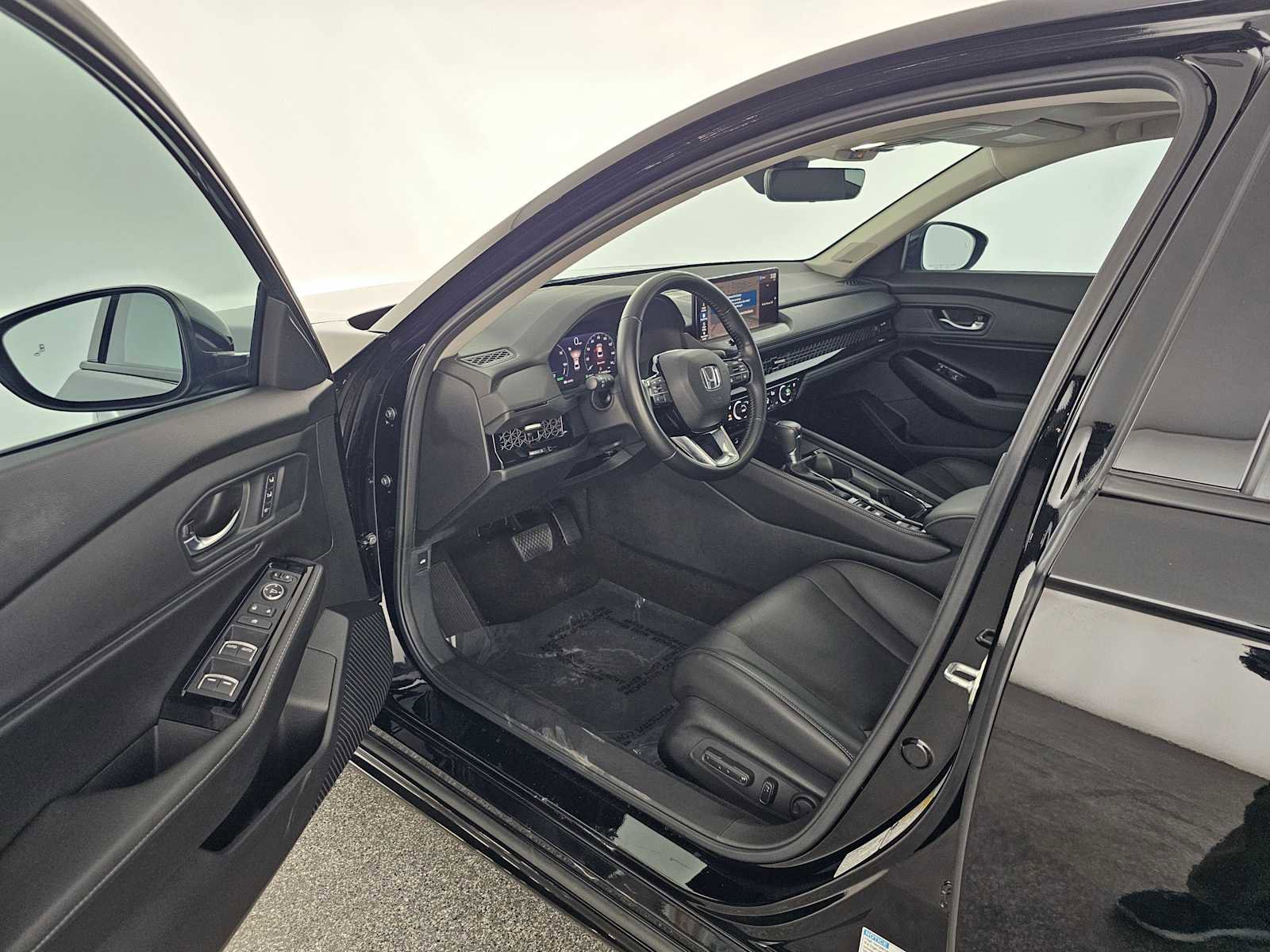 Used 2023 Honda Accord Touring image 19