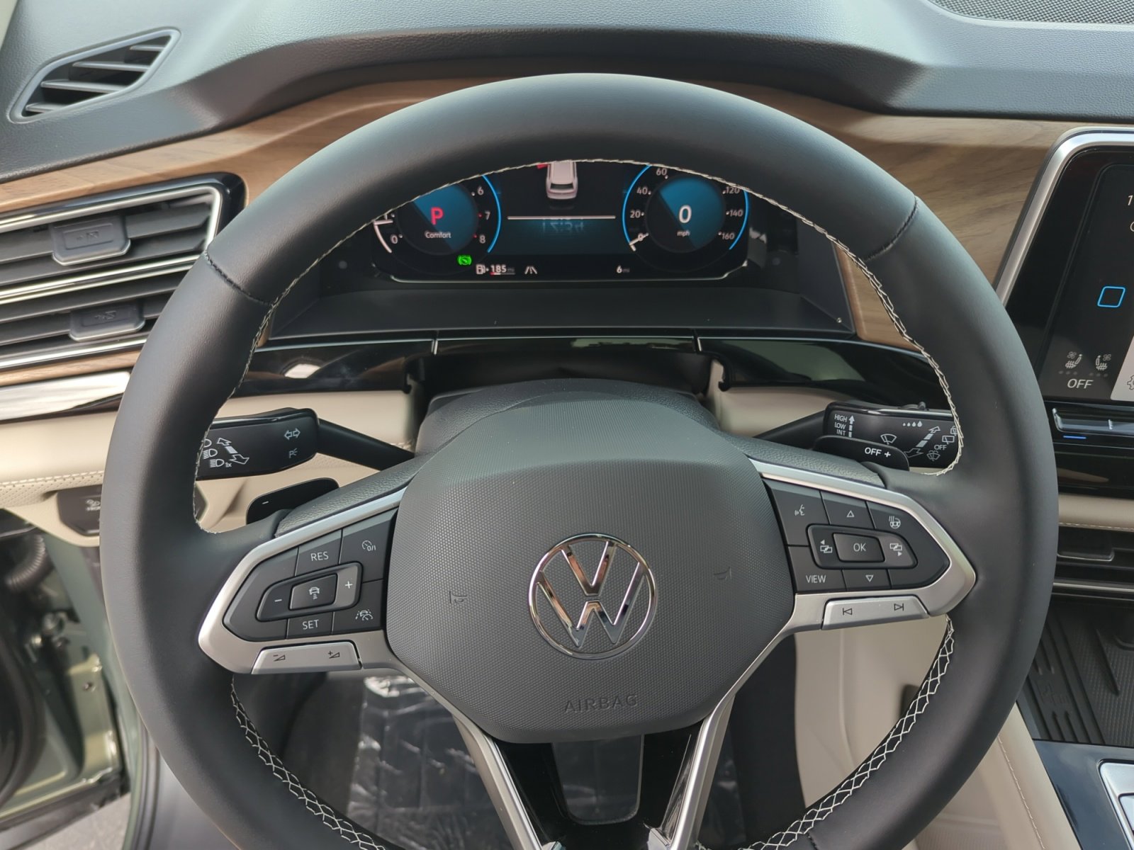 New 2026 Volkswagen Atlas SE FWD image 9