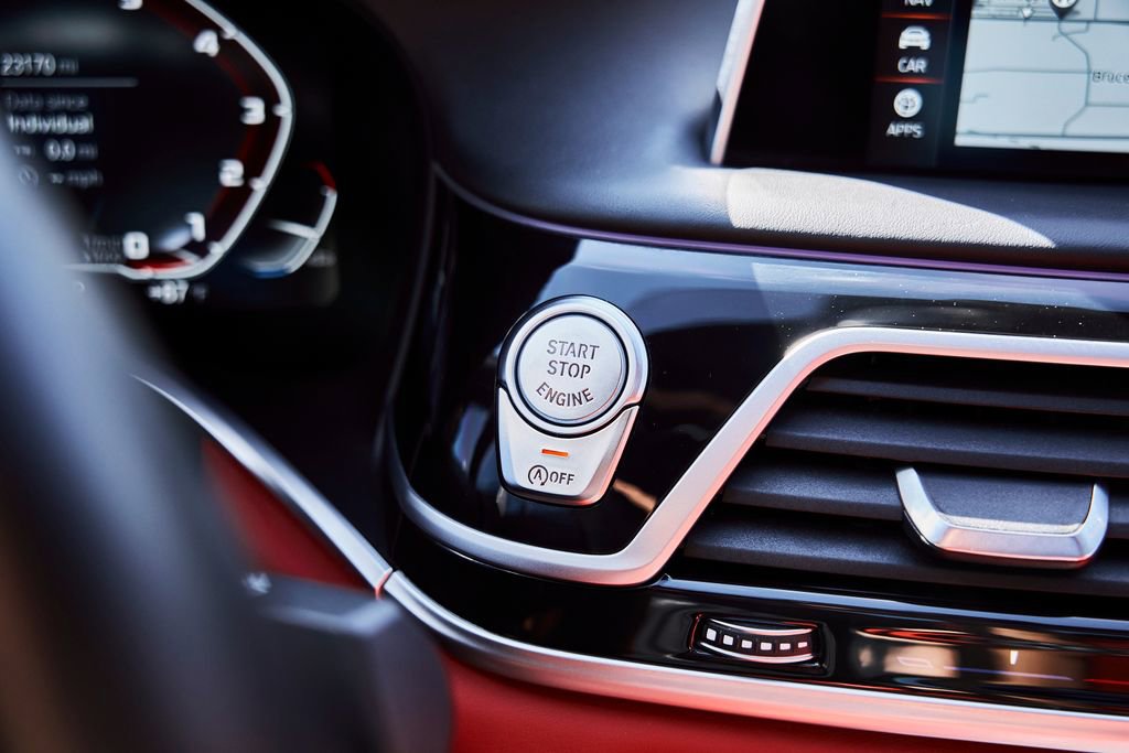 Used 2022 BMW M760i xDrive w/ Luxury Rear Seating Package image 72