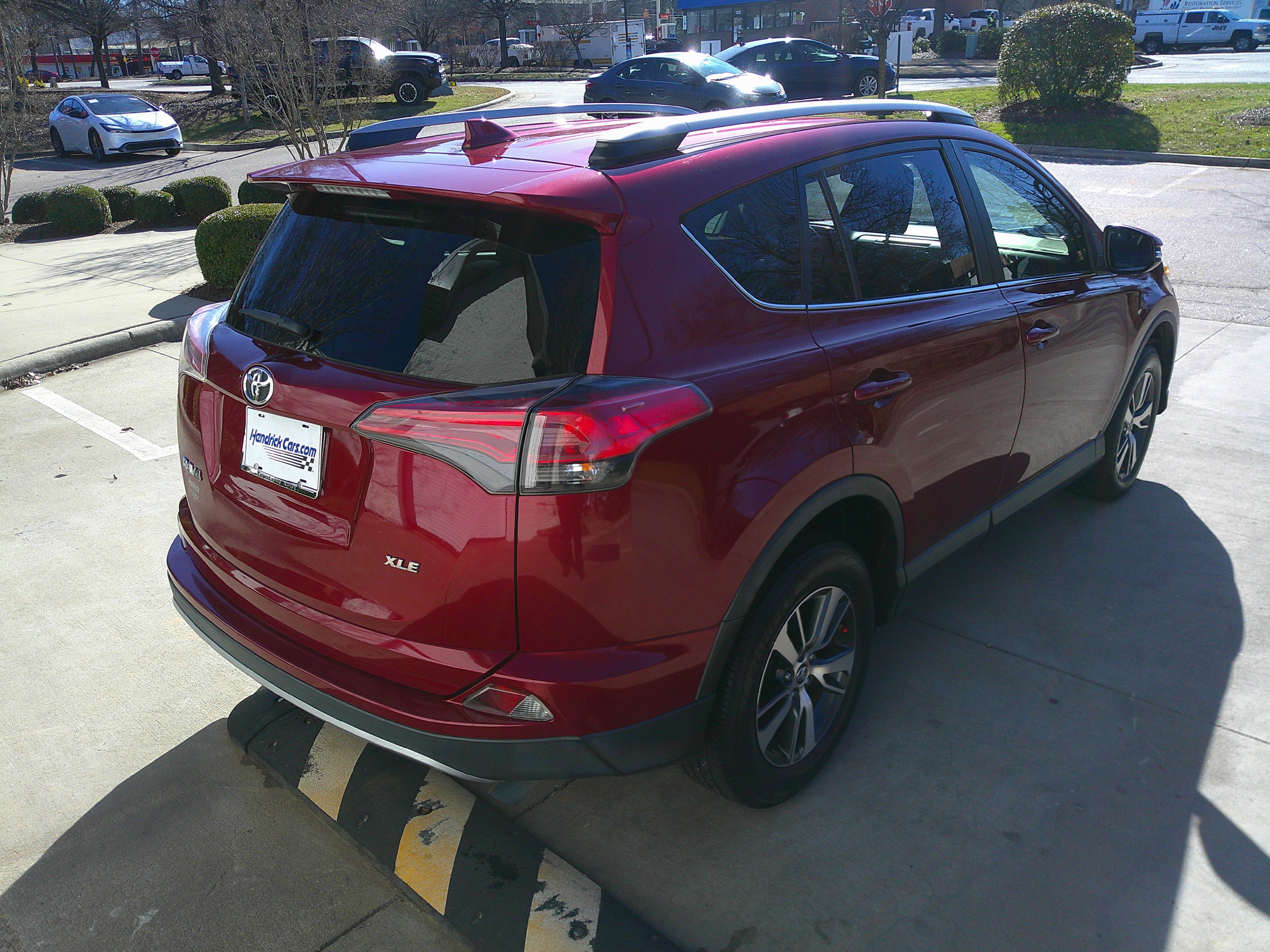 Used 2018 Toyota RAV4 XLE image 12