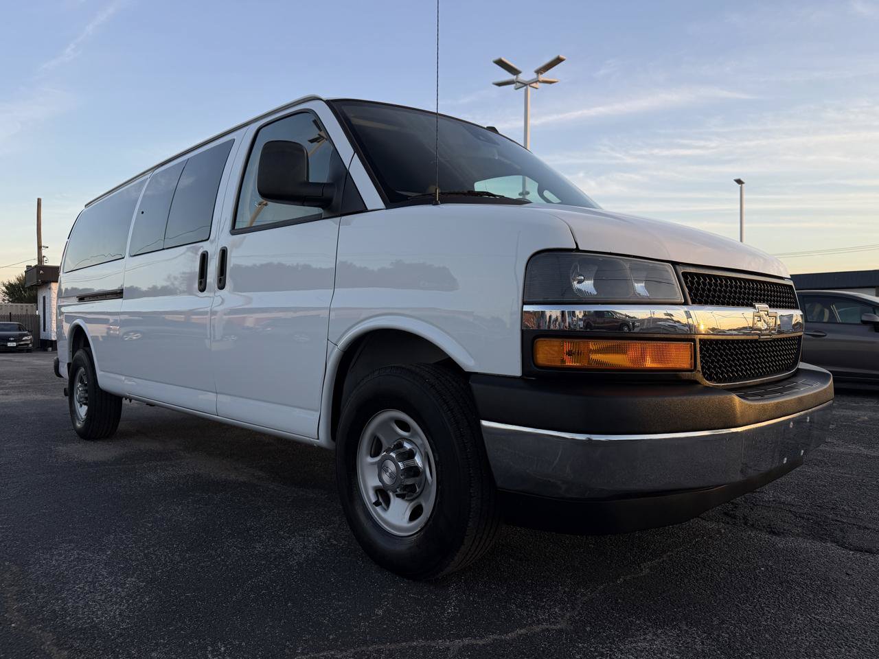 Used 2019 Chevrolet Express 3500 LT w/ LT Preferred Equipment Group RWD image 3