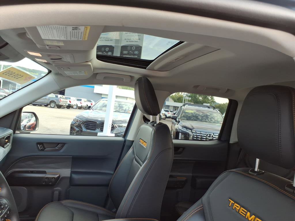 Used 2025 Ford Maverick Tremor image 11