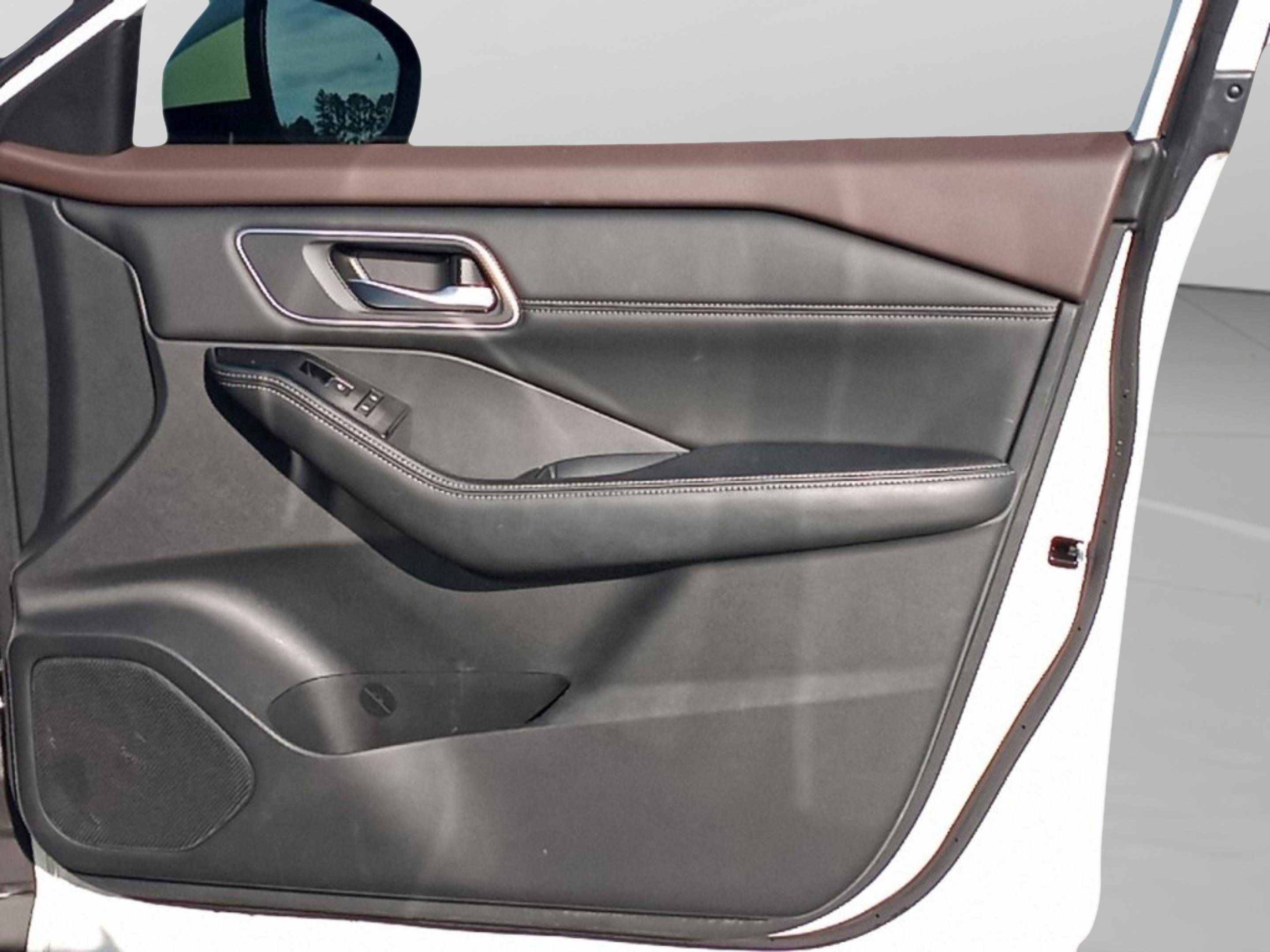 Used 2021 Nissan Rogue SL w/ Premium Package image 33