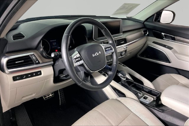 Certified 2022 Kia Telluride SX w/ Nightfall Edition Package AWD/4WD image 16