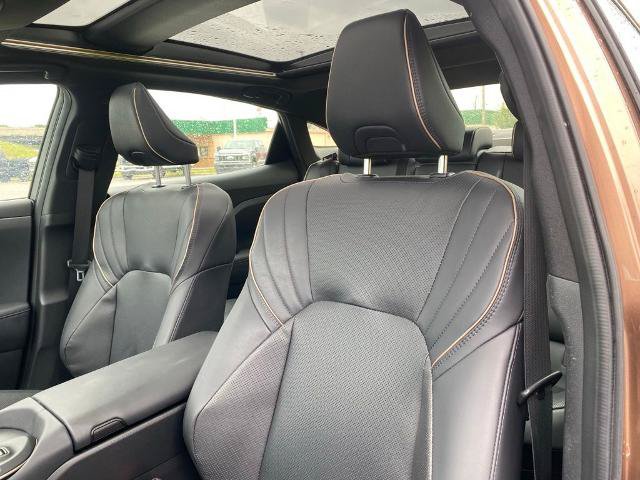 Used 2023 Toyota Crown Platinum AWD/4WD image 11