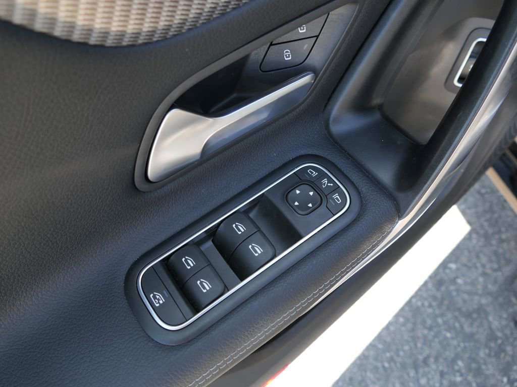 Used 2025 Mercedes-Benz CLA 250 image 13