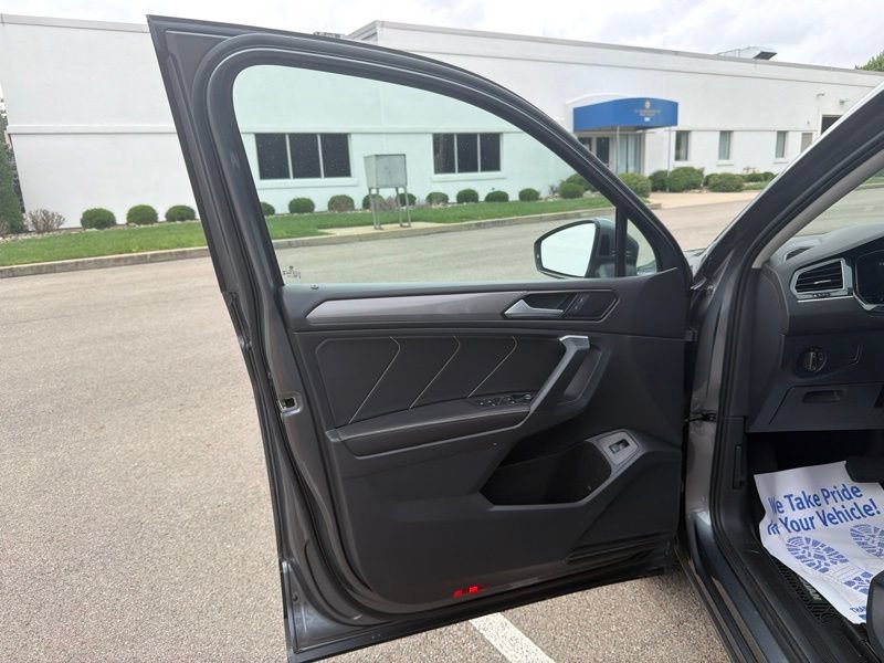 Used 2024 Volkswagen Tiguan SE AWD/4WD image 20