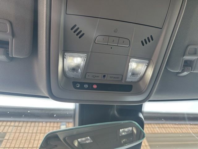 Certified 2023 Cadillac XT4 Luxury w/ Cold Weather Package image 14