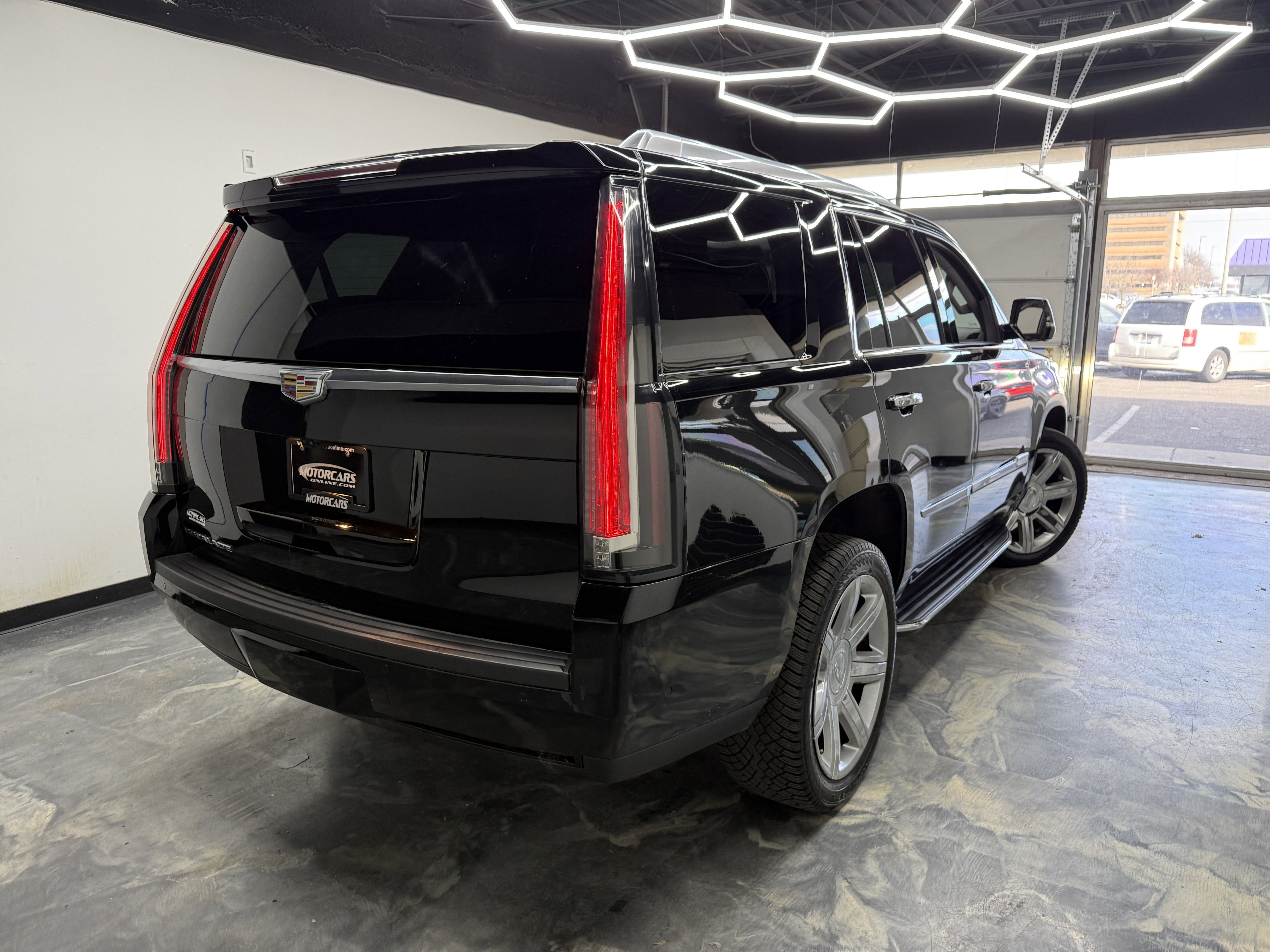 Used 2019 Cadillac Escalade Luxury image 5