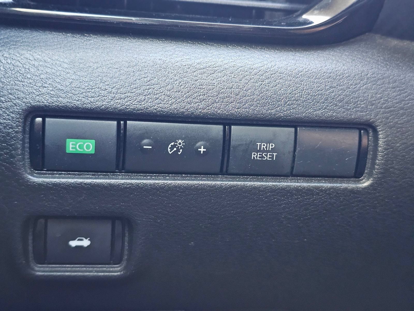 Used 2024 Nissan Sentra SV FWD image 18