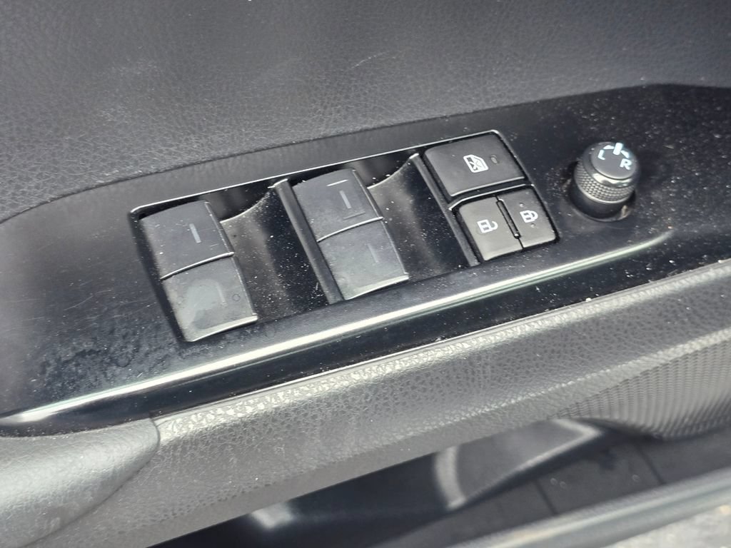 Used 2025 Toyota Camry LE FWD image 17