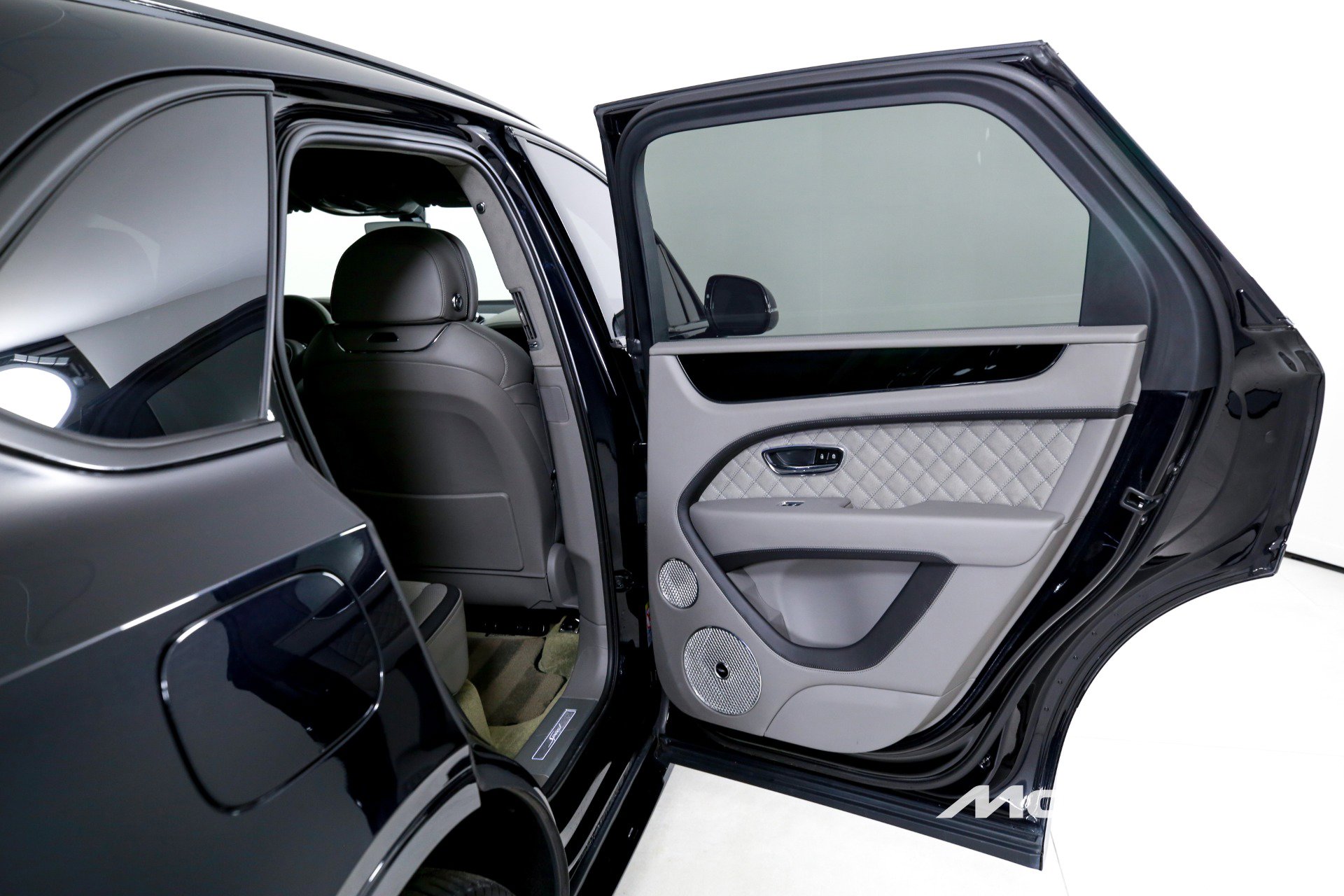 Used 2023 Bentley Bentayga Speed image 24
