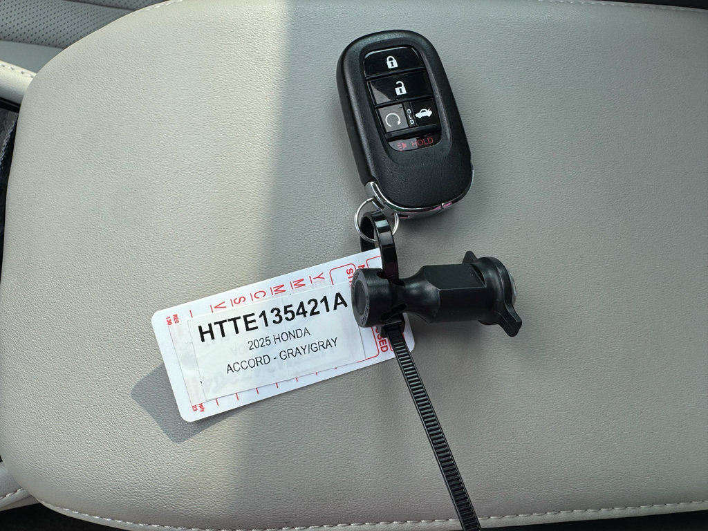 Certified 2025 Honda Accord Touring image 36