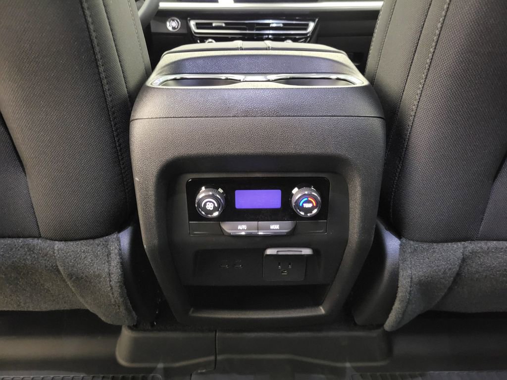New 2026 Chevrolet Traverse LT w/ Driver Confidence Package image 11