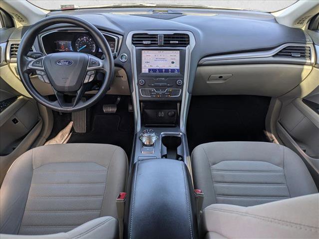 Used 2020 Ford Fusion SE FWD image 18
