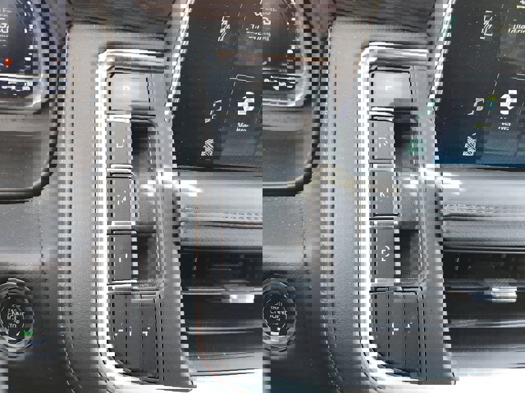 Certified 2022 Chevrolet Tahoe Z71 w/ Luxury Package AWD/4WD image 23