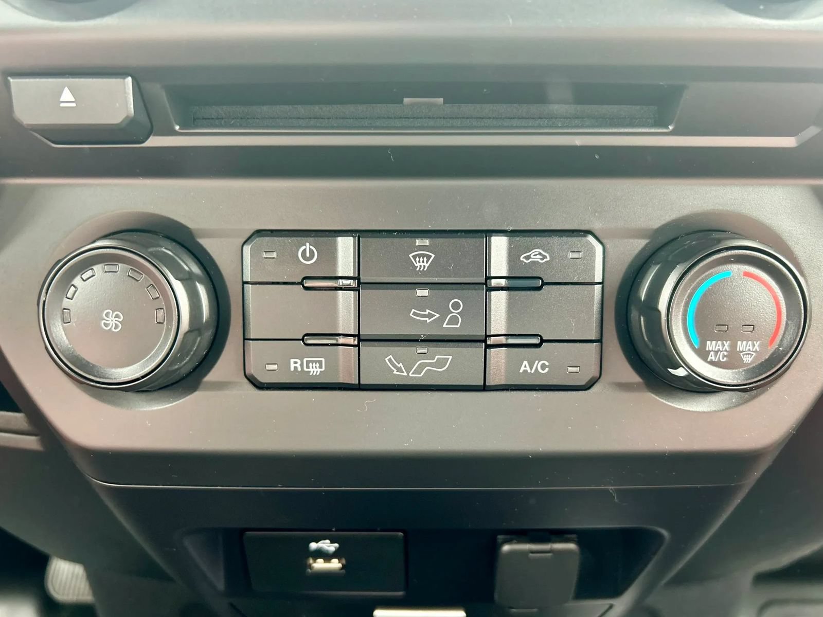Used 2018 Ford F150 XL w/ Equipment Group 101A Mid AWD/4WD image 17