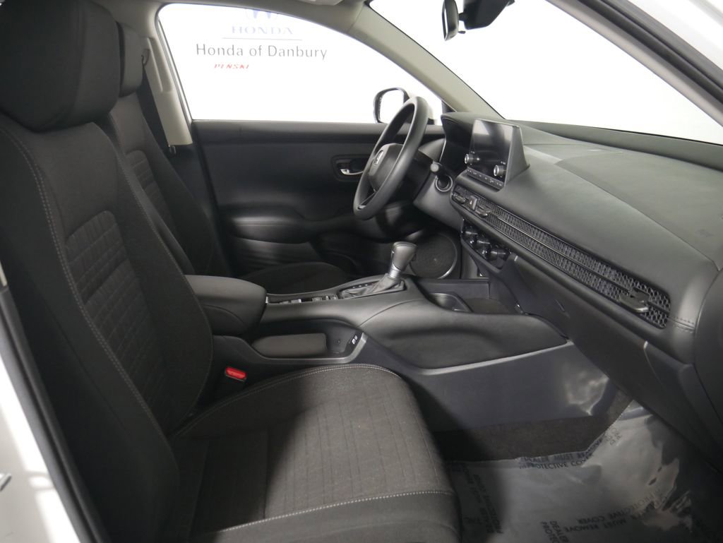 Used 2023 Honda HR-V LX image 6