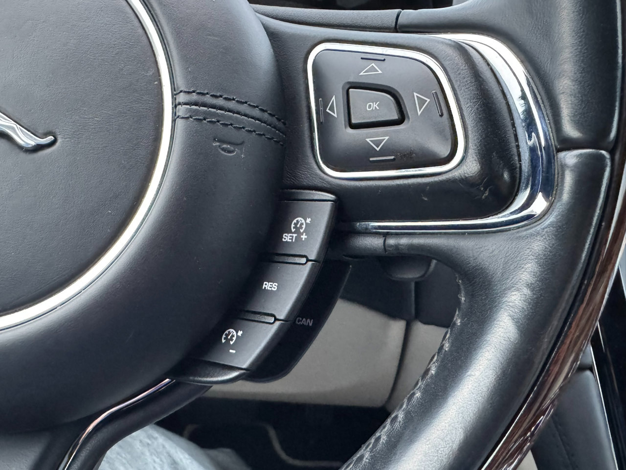 Used 2016 Jaguar XJ L Portfolio image 14