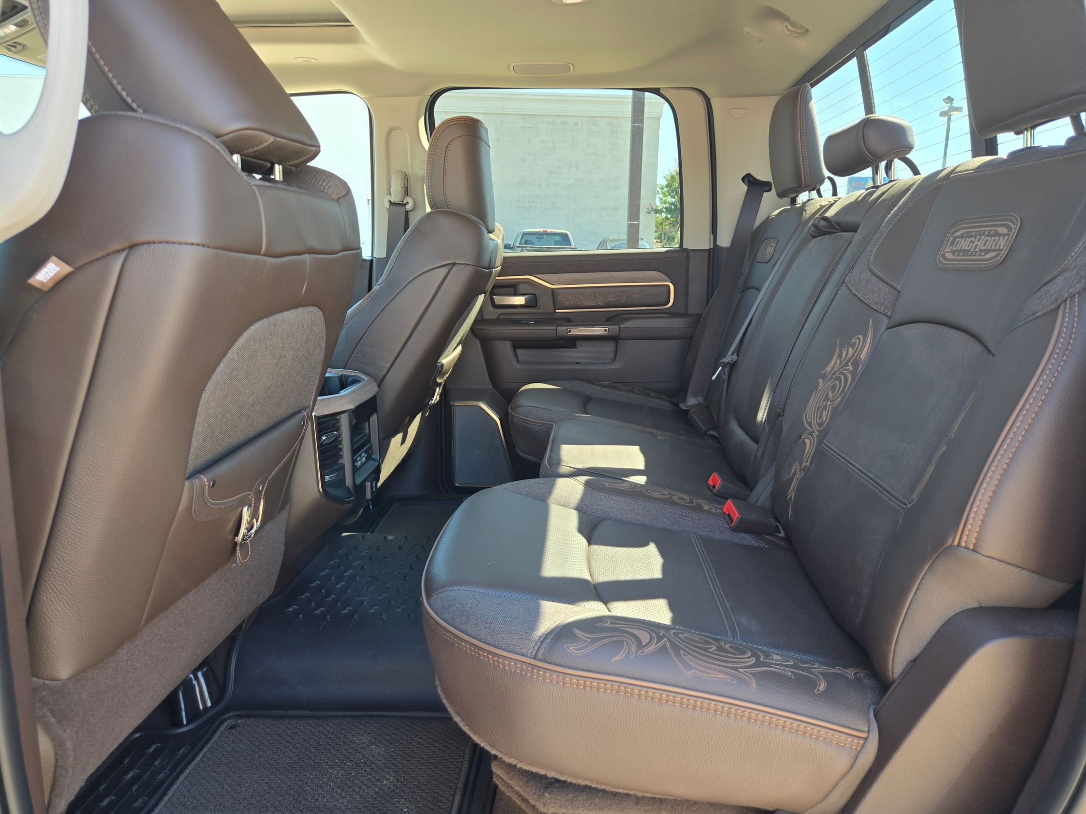 Used 2025 RAM 2500 Limited AWD/4WD image 13