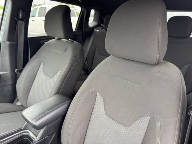 Certified 2025 Jeep Compass Sport AWD/4WD image 11