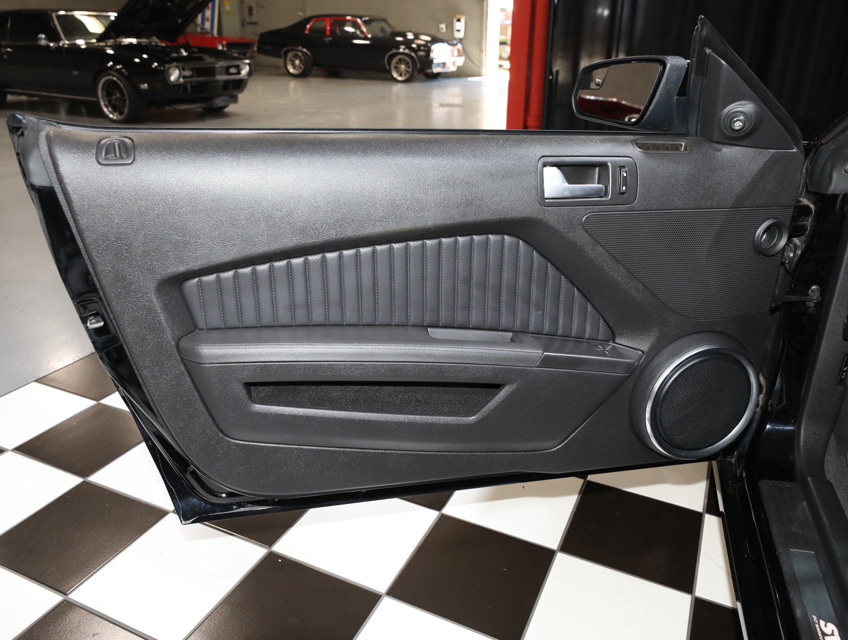 Used 2013 Ford Mustang Shelby GT500 RWD image 48