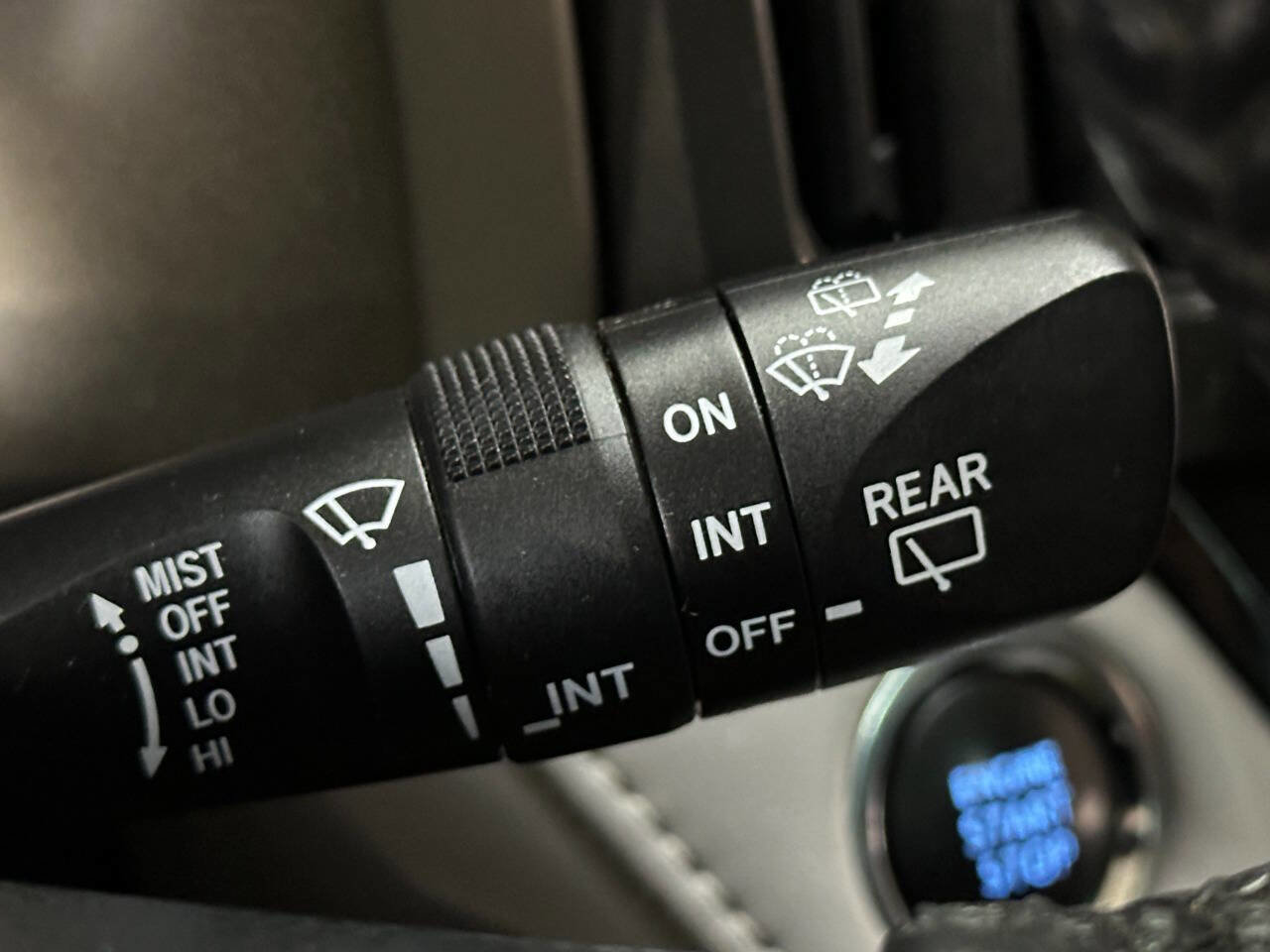 Used 2014 Toyota RAV4 Limited w/ Technology Package image 40