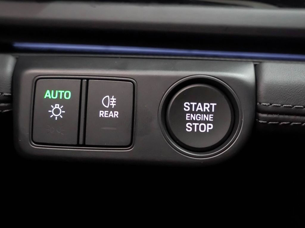 Certified 2025 Porsche Panamera 4 AWD/4WD image 14