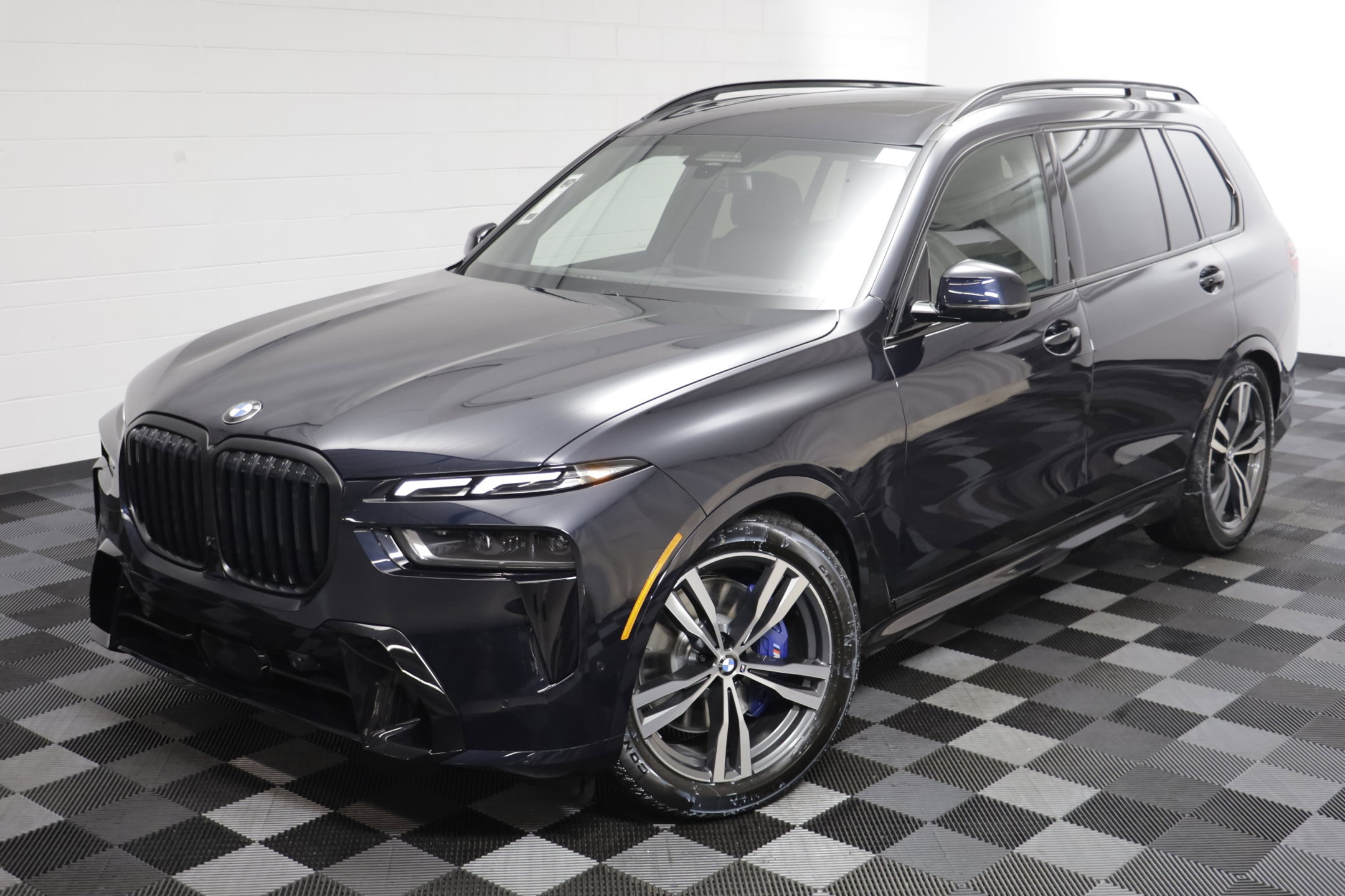 New 2027 BMW X7 xDrive40i w/ Executive Package AWD/4WD image 2